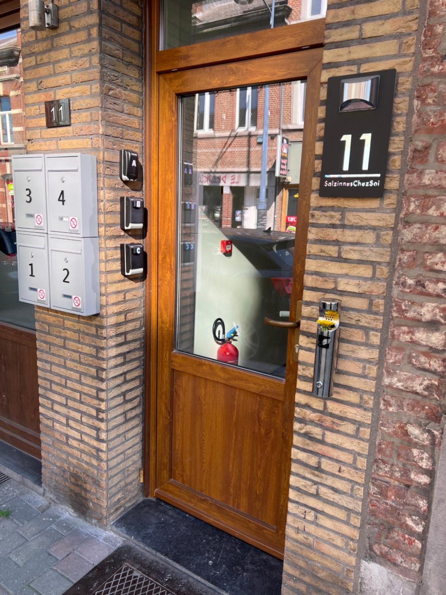 Salzinneschezsoi 2 Namur  Exterior foto